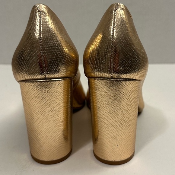 Vince Camuto VC-DESIMMY Pump in Metallic Gold Size 10M - Picture 5 of 10